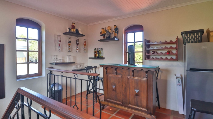 6 Bedroom Property for Sale in Kingfisher Creek Western Cape